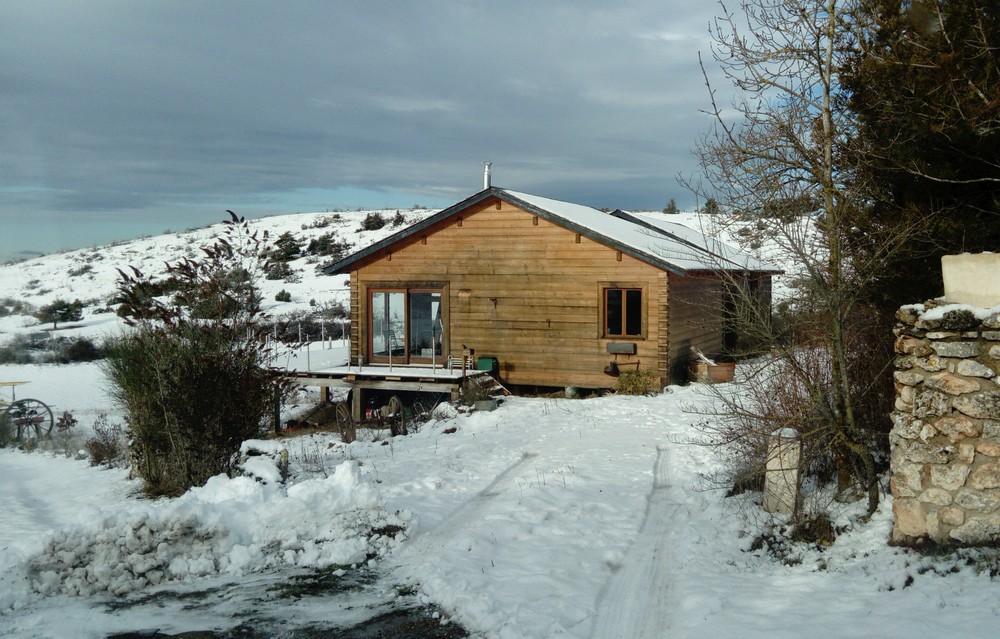chalet de judine neige location gite ste enimie causse unesco gorges du tarn cevennes