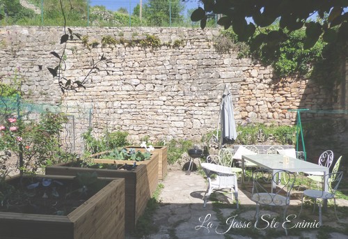 chambre d hote gorges du tarn ste enimie lozere cour salon de jardin