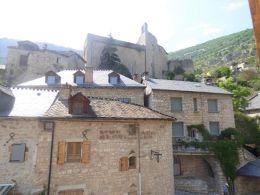 amandine vue village causse sauveterre chambres d hotes location gite gorges du tarn